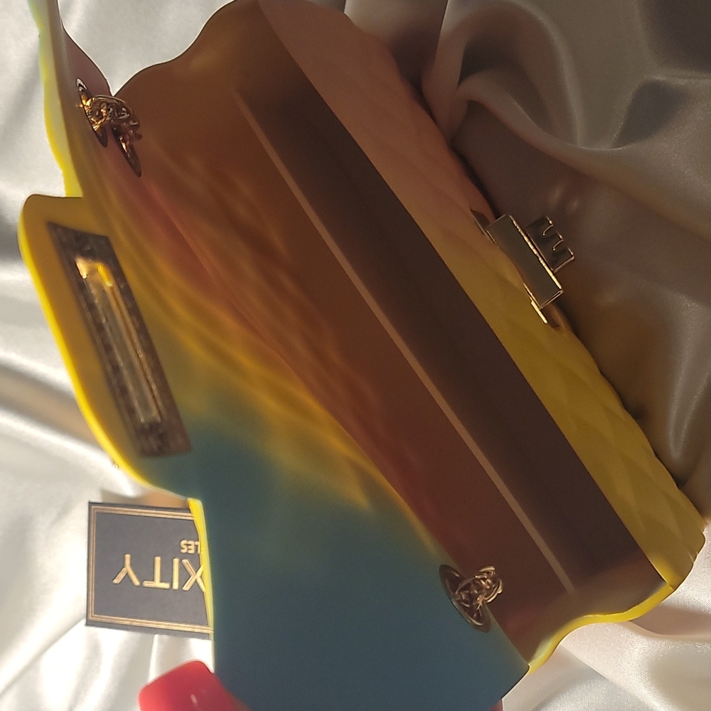 Small Handbag - Picture 3 of 4
